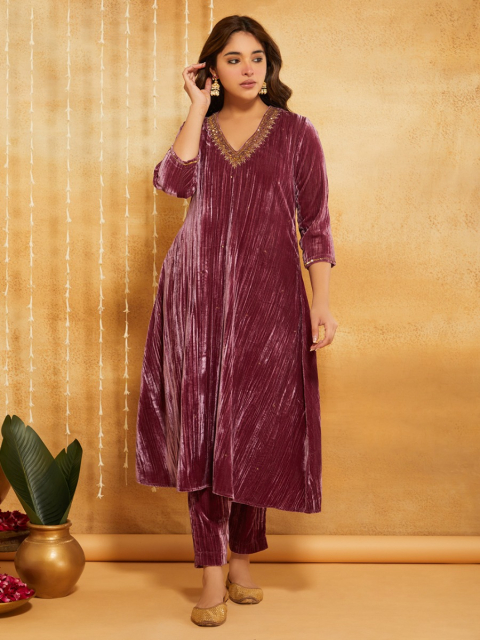 Pink Hand Embroidery Crushed Velvet V-Neck Kurta with Pant- Set of 2