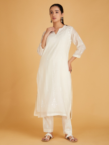 Off-White Aari Embroidered Chanderi Silk Kurta with Slip and Pants- Set of 2