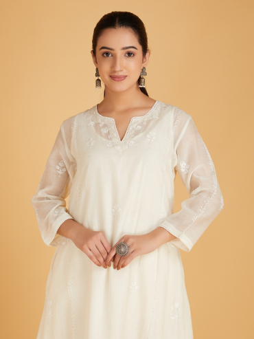 Off White Aari Embroidered Chanderi Silk Kurta with Slip and Pants- Set of 2