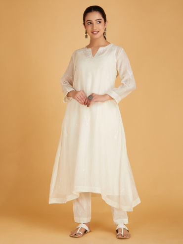 Off White Aari Embroidered Chanderi Silk Kurta with Slip and Pants- Set of 2