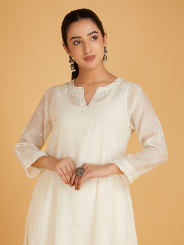 Off White Aari Embroidered Chanderi Silk Kurta with Slip and Pants- Set of 2