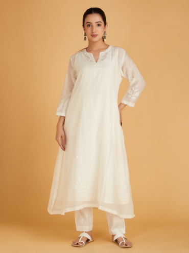 Off White Aari Embroidered Chanderi Silk Kurta with Slip and Pants- Set of 2