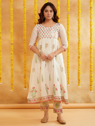 Off-White Chanderi Hand Block Foile Printed Kurta with Pant- Set of 2